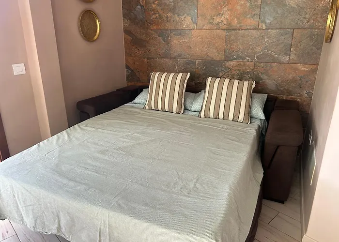 Apartment The Waves El Pris