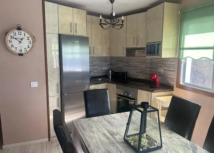 The Waves Apartment El Pris