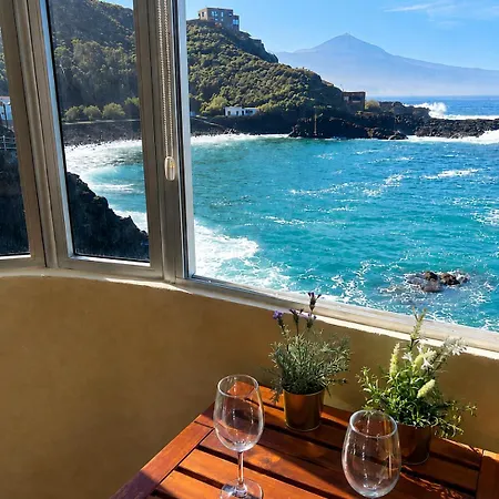 Apartment The Waves, Natural Pools & Sea Views, El Pris